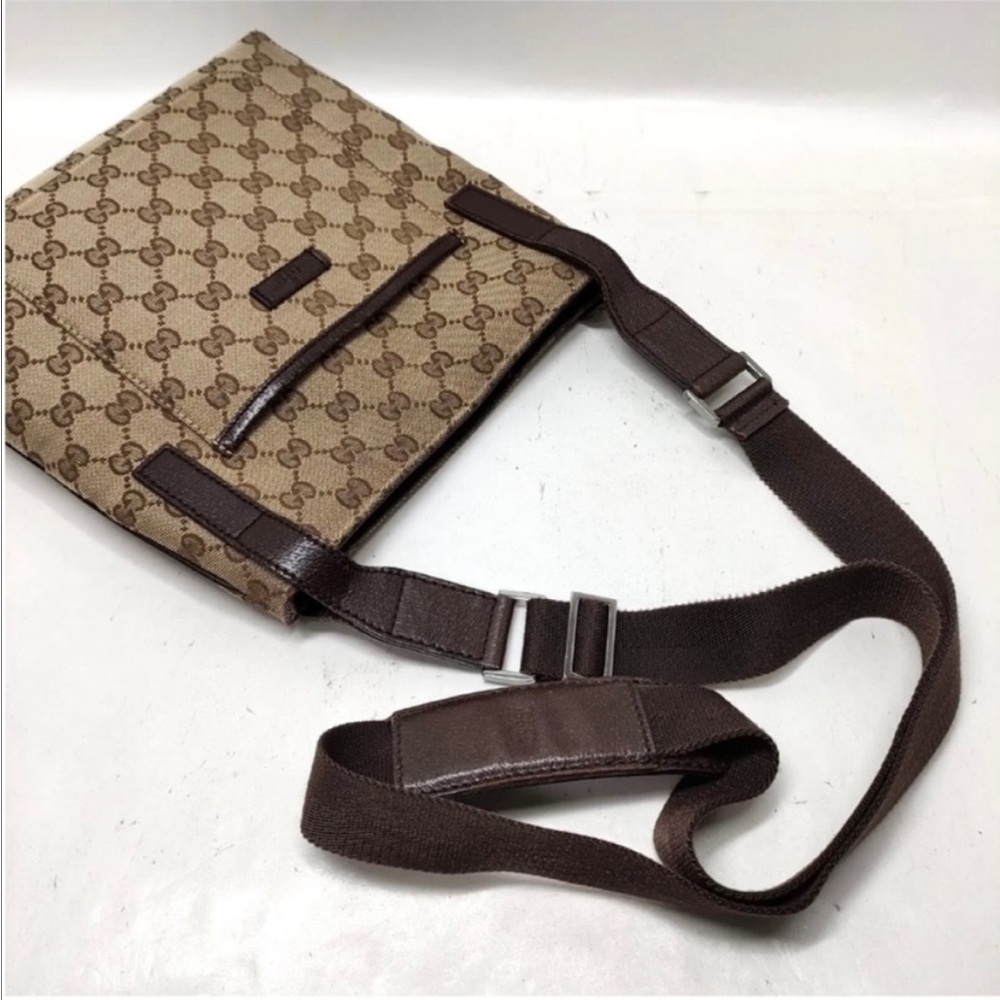 EXCELLENT CONDITION! Authentic Gucci Messenger Signature Crossbody Shoulder Bag - Picture 5 of 16